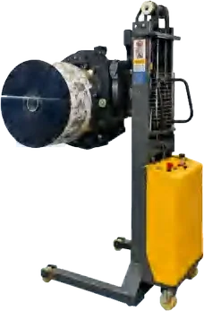 Compact rotating roll clamp forklift