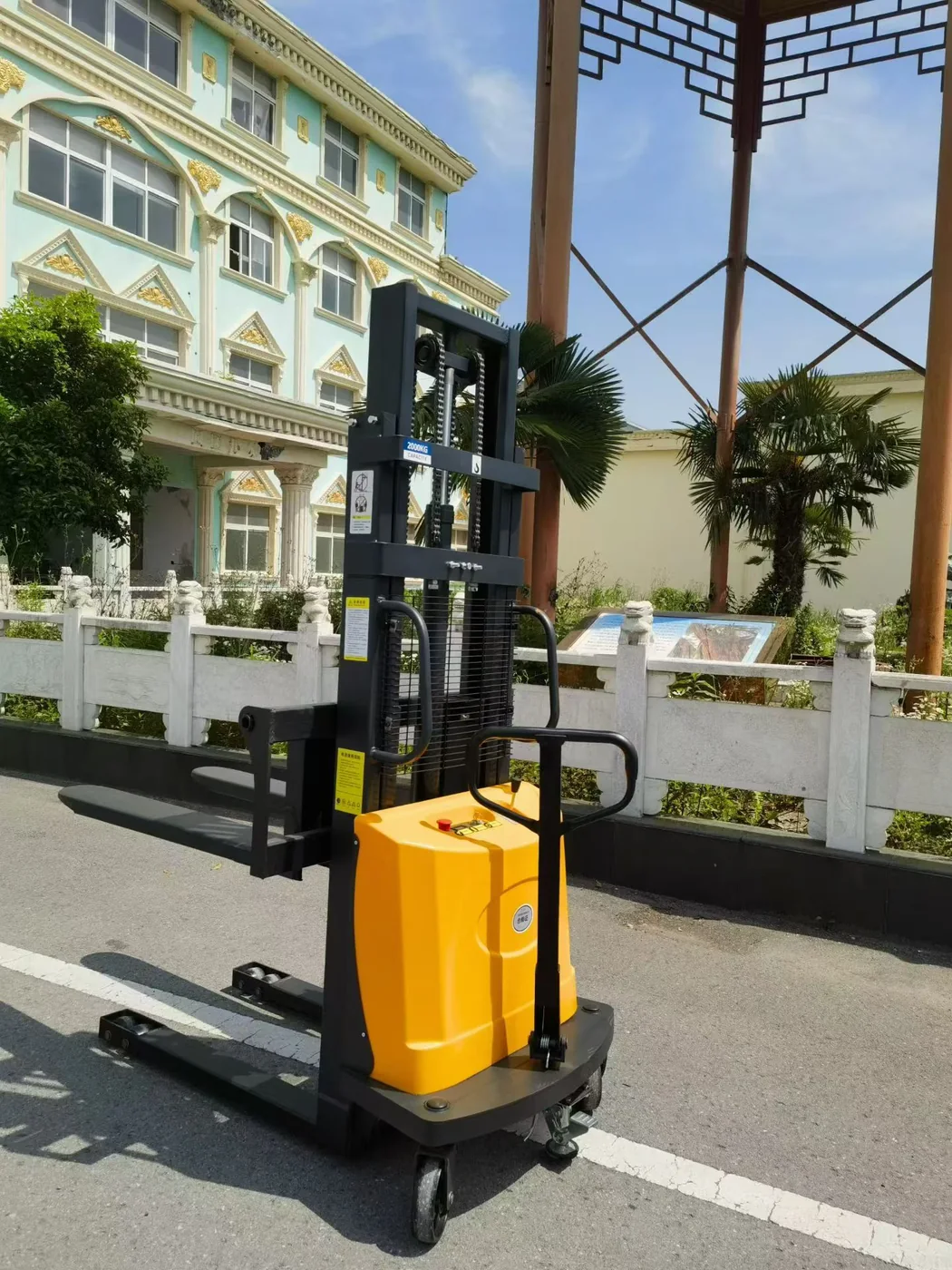 Semi electric stacker