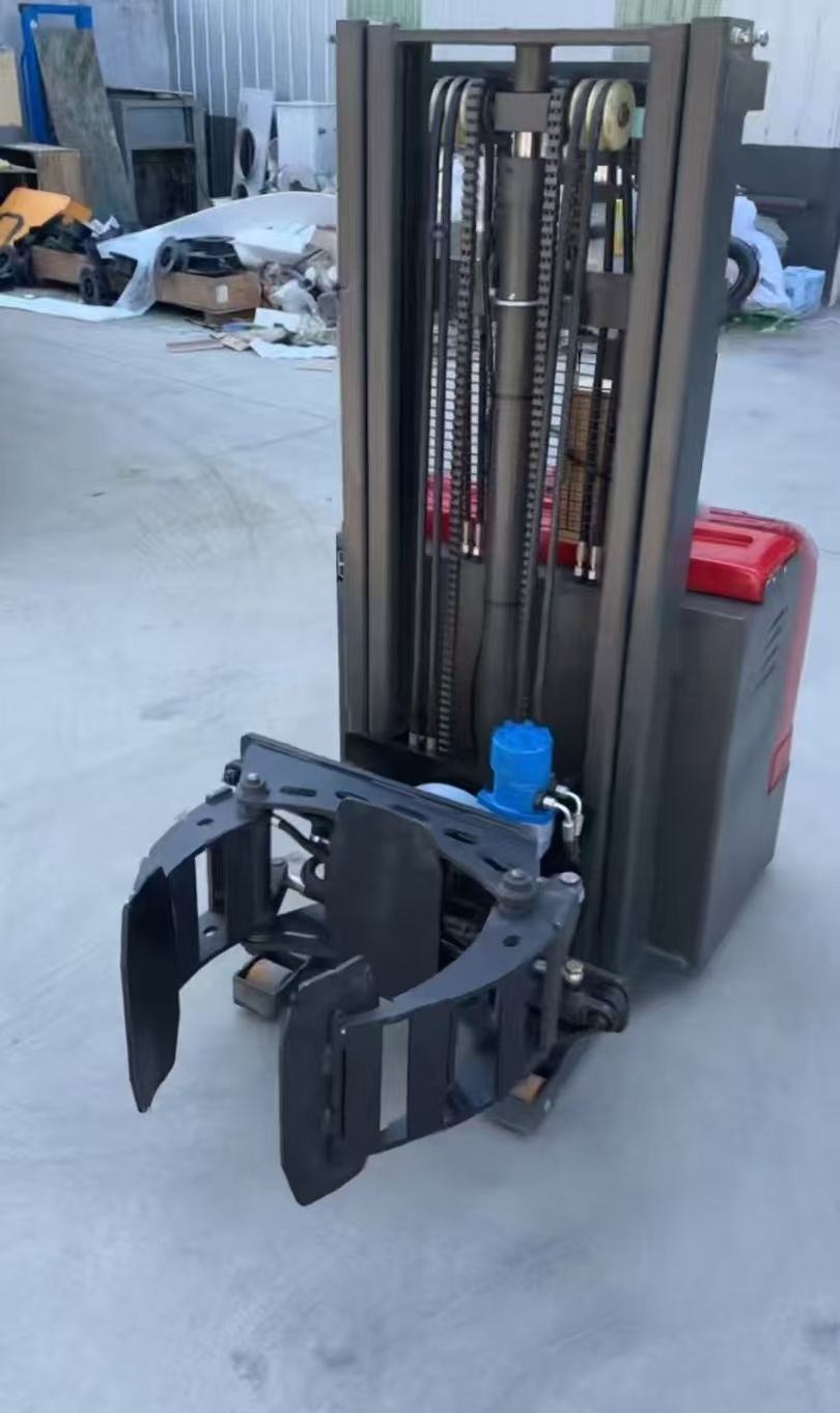 Compact rotating clamp