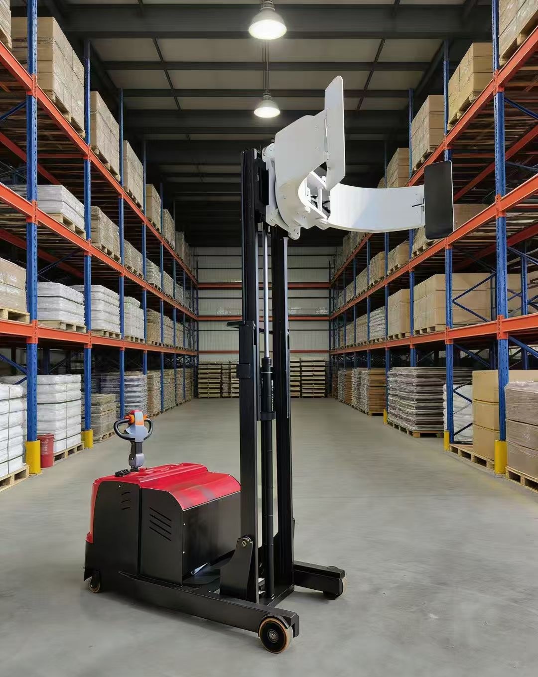 Warehouse aisle circulation